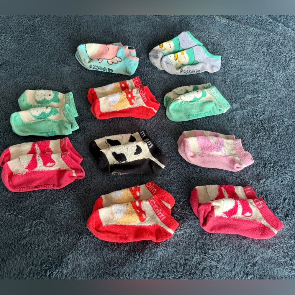 Bundle of 10 pairs of squishmallow socks for kids size 6-9T